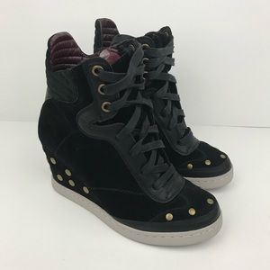 Black wedge Report Footwear